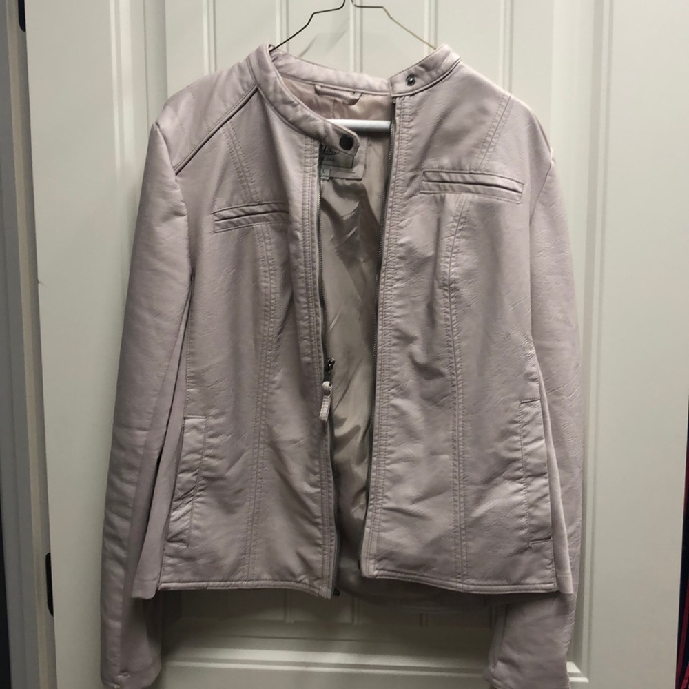 Brand new no tags bass leather coat